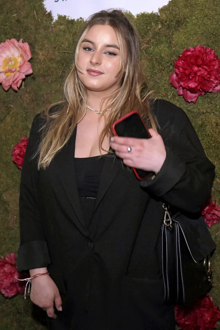 Darina Scotti-Vartan Enceinte